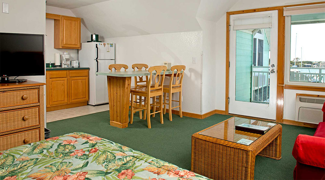 Suite303LRKitch