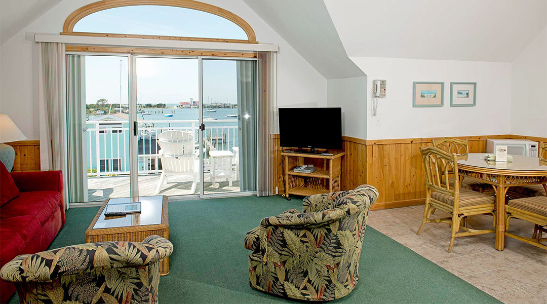 Suite305LR