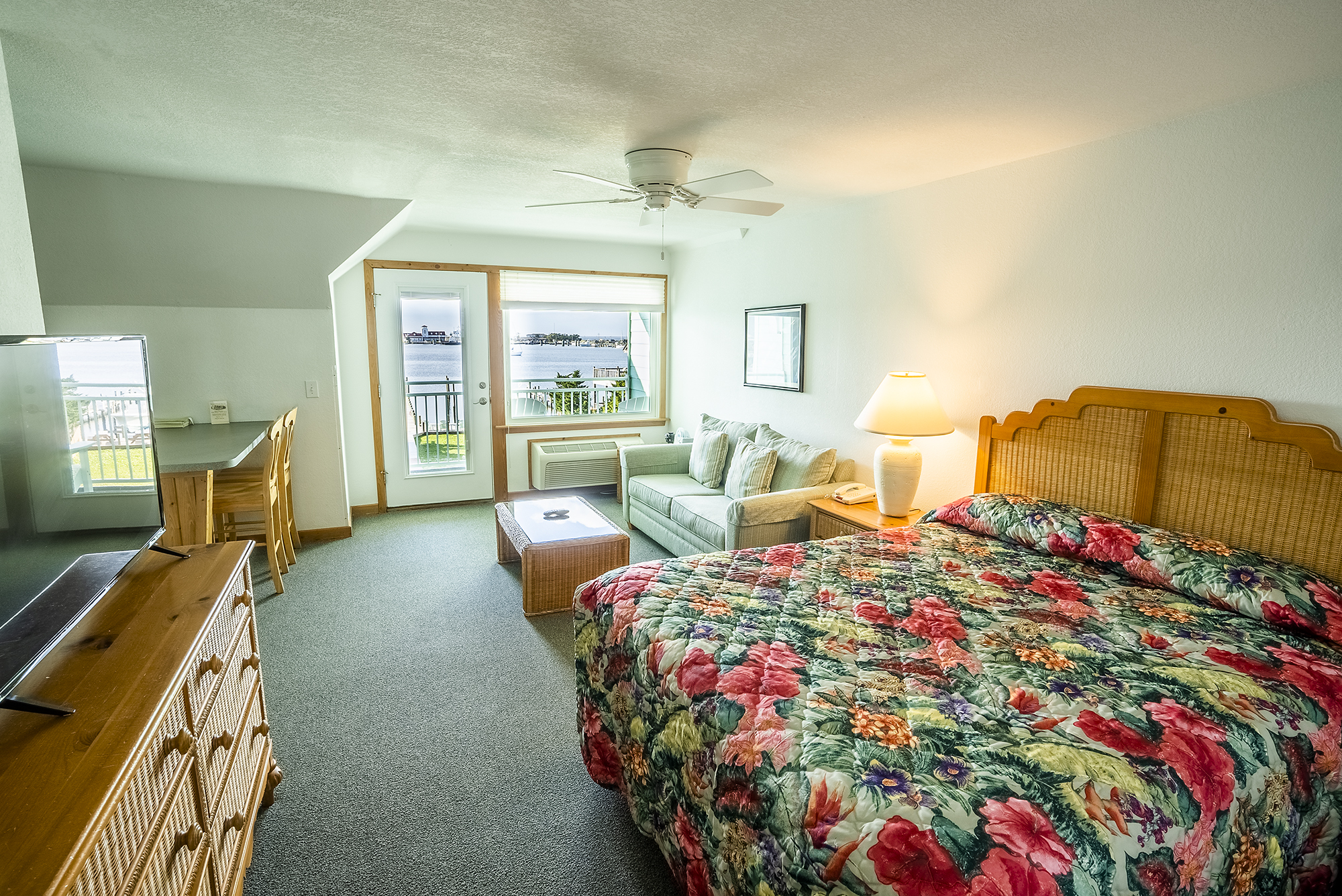 Suite 303 - Ocracoke Harbor Inn